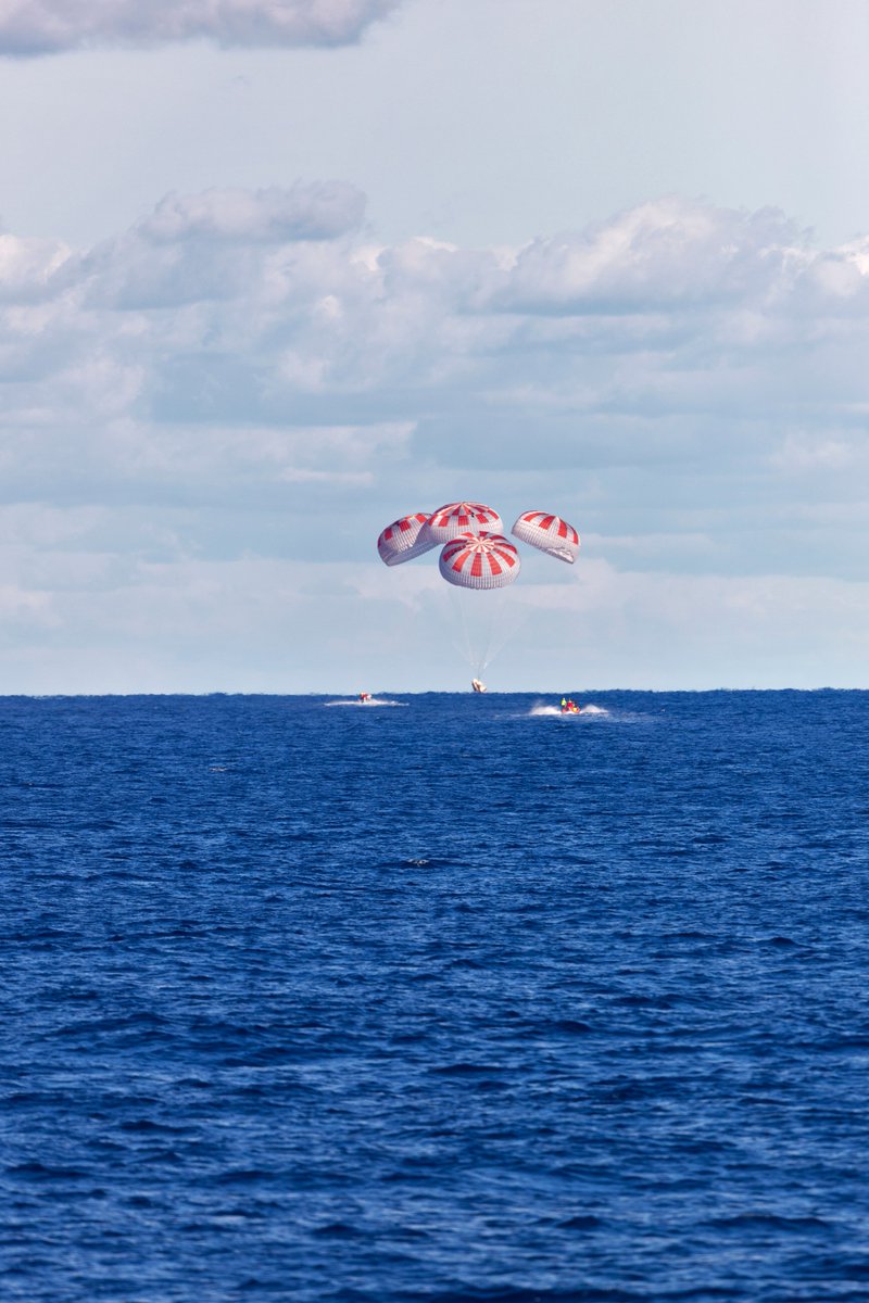 .<a href="/SpaceX/">SpaceX</a>’s first #CrewDragon parachuted to a splashdown in the Atlantic Ocean during the uncrewed Demo-1 mission on March 8, 2019. <a href="/AstroBehnken/">Liam</a> and <a href="/Astro_Doug/">Col. Doug Hurley</a> are scheduled to splashdown in the Gulf of Mexico today at 2:48pm ET. flic.kr/p/2f7Qu63