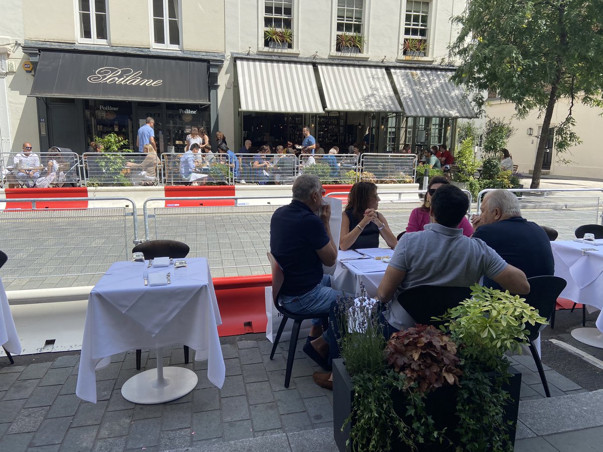 BaronessGoudie's tweet photo. Thank you @angelazhay for a happy and vibrant #ElizabethSt #Belgravia https://t.co/iW8tx5PAp7