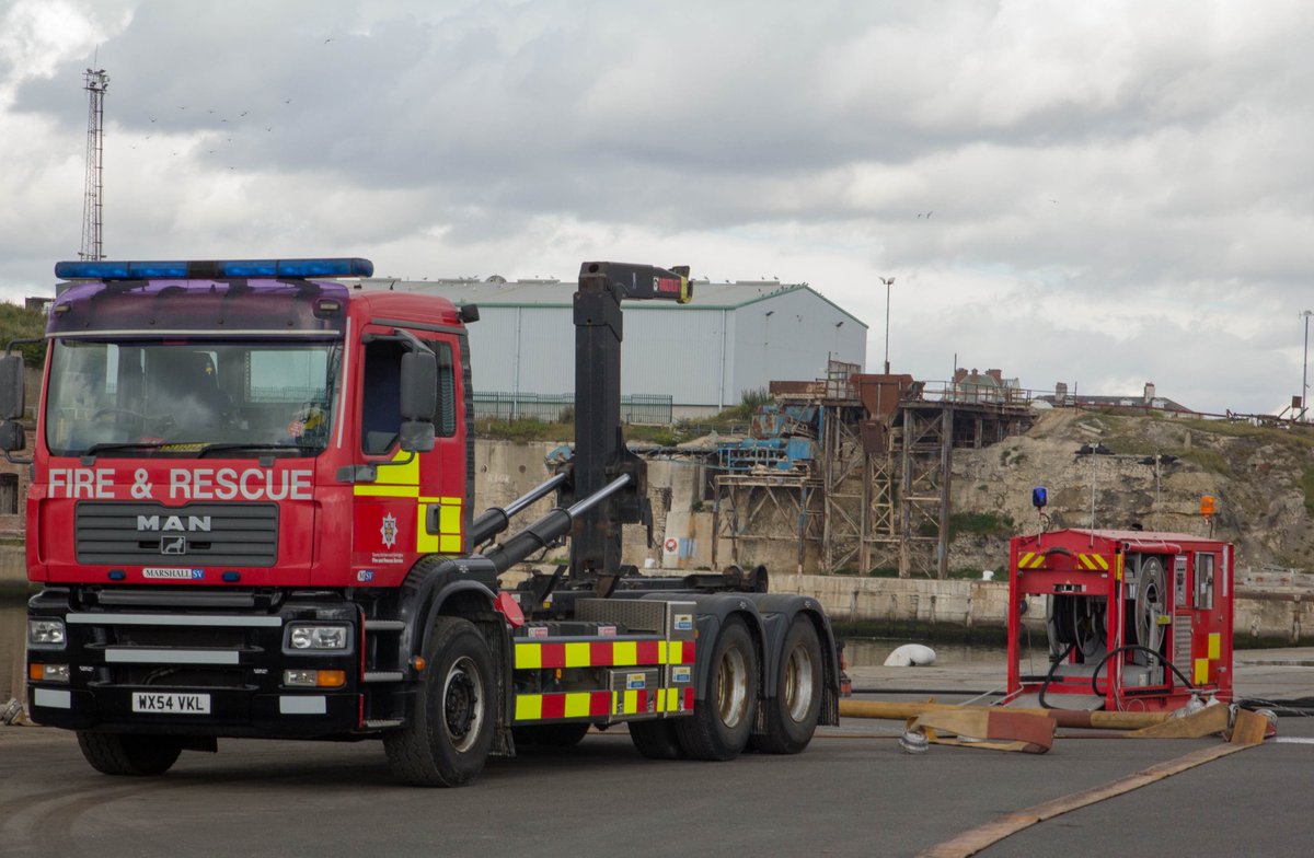 1jamiesmith's tweet photo. Peterlee Green Watch carrying out High Volume Pump training on Saturday 2nd August 2020.

The crew demonstrating their skills in lifting from open water and the setting up of hose ramps.  

Photographs courtesy of @thefirecamera 

#HVP #NationalResilience #CDDFRS 
@HVPCapability https://t.co/Gn1zeII8Wr