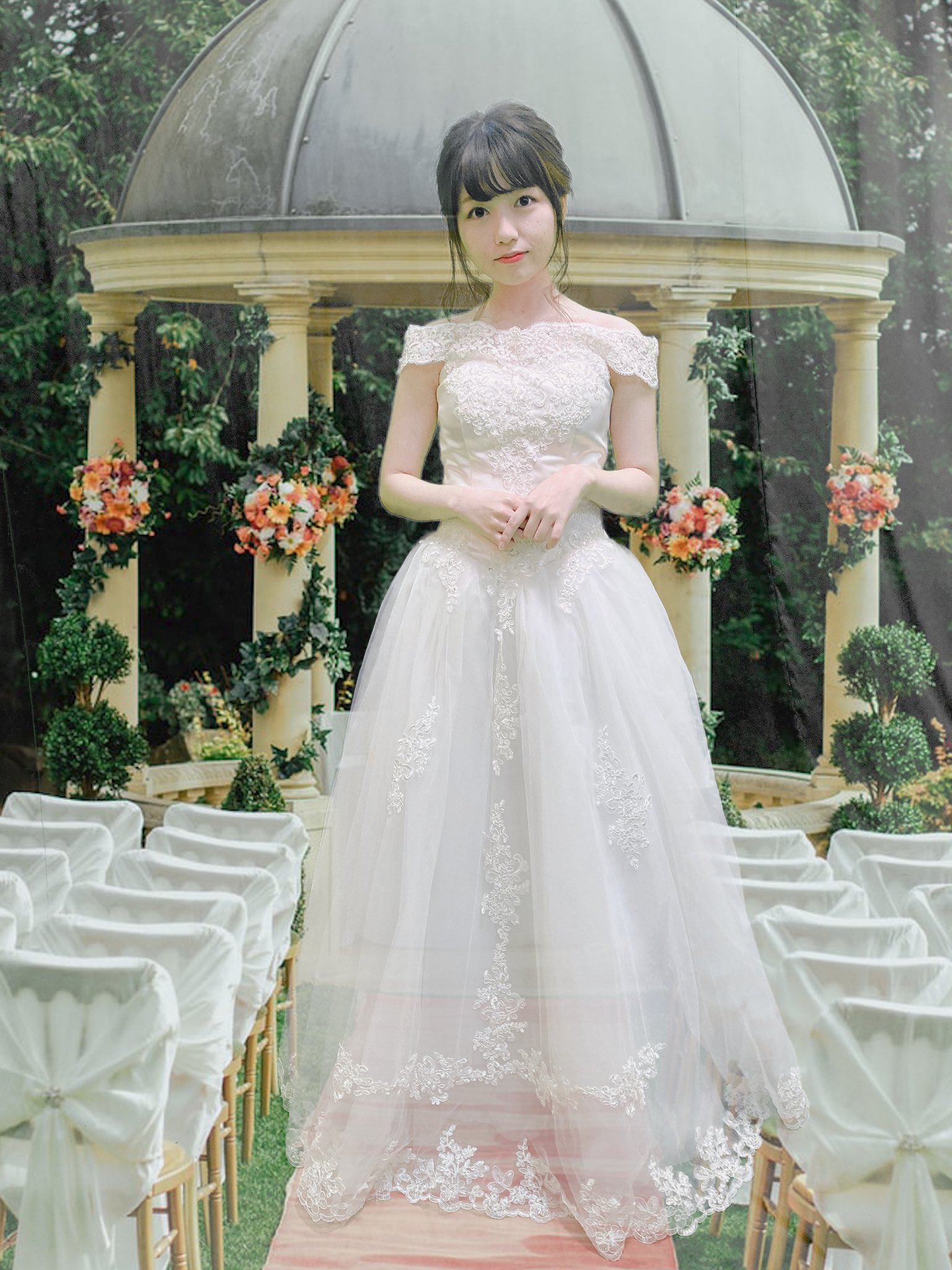 どみちゃん ボンボンtv 撮影で人生初ウェディングドレス グリーンバックで背景合成したら 足透けてしまった T Co Qixeuulewc Twitter