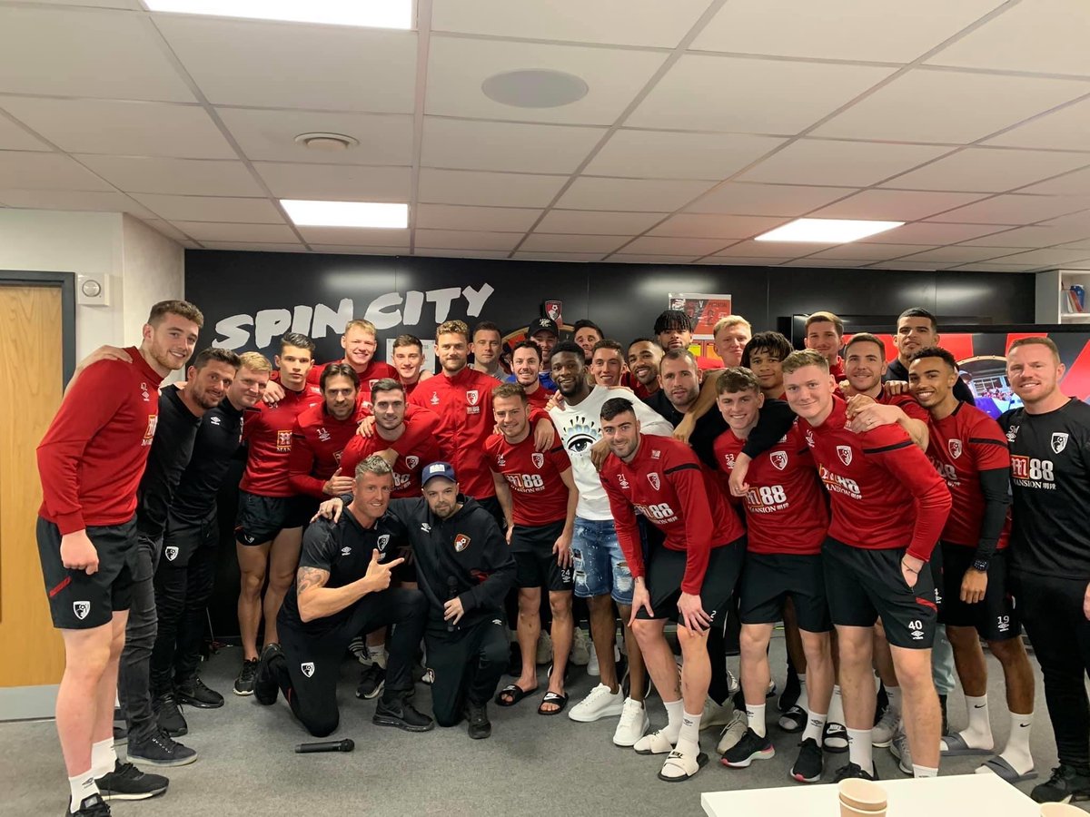 It's been a tough few years for  @AfcbsLittleDan as he battles leukaemia... But Eddie took it upon himself to offer support throughout Dan was invited in to speak about his experiences with the entire first-team squad earlier in the season.  #ThankYouEddie 