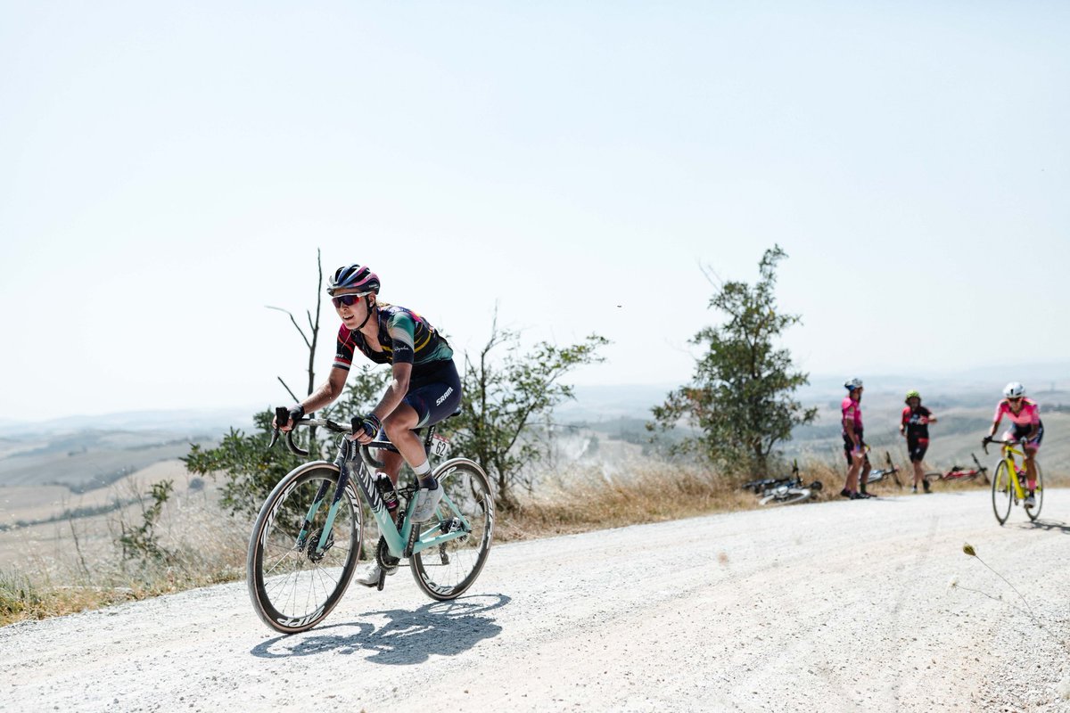 bannahharnes's tweet photo. Before, during and after. #StradeBianche2020 🔥 https://t.co/4G9W9Gtrh3