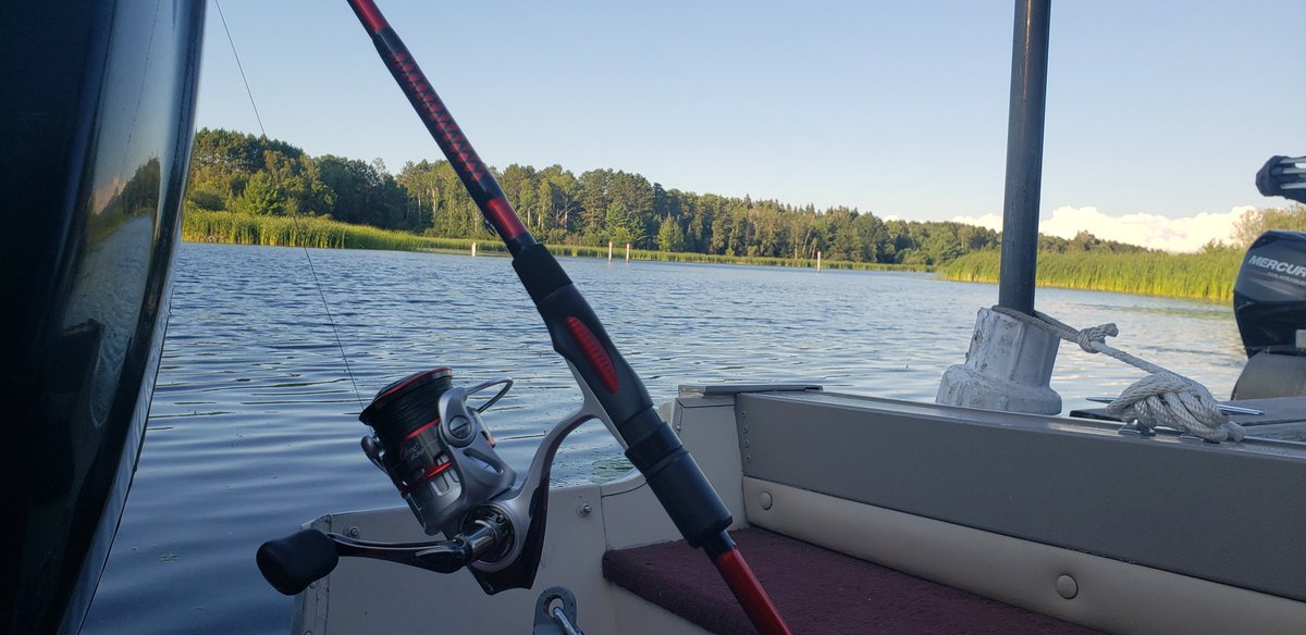 UpperLipOutdoor's tweet photo. The view for a few days #lakelife #boatlife #fish #fishing #fishinglife #fishingislife #newrod @Abu_Garcia @UglyStik https://t.co/IX5Hafwuyw