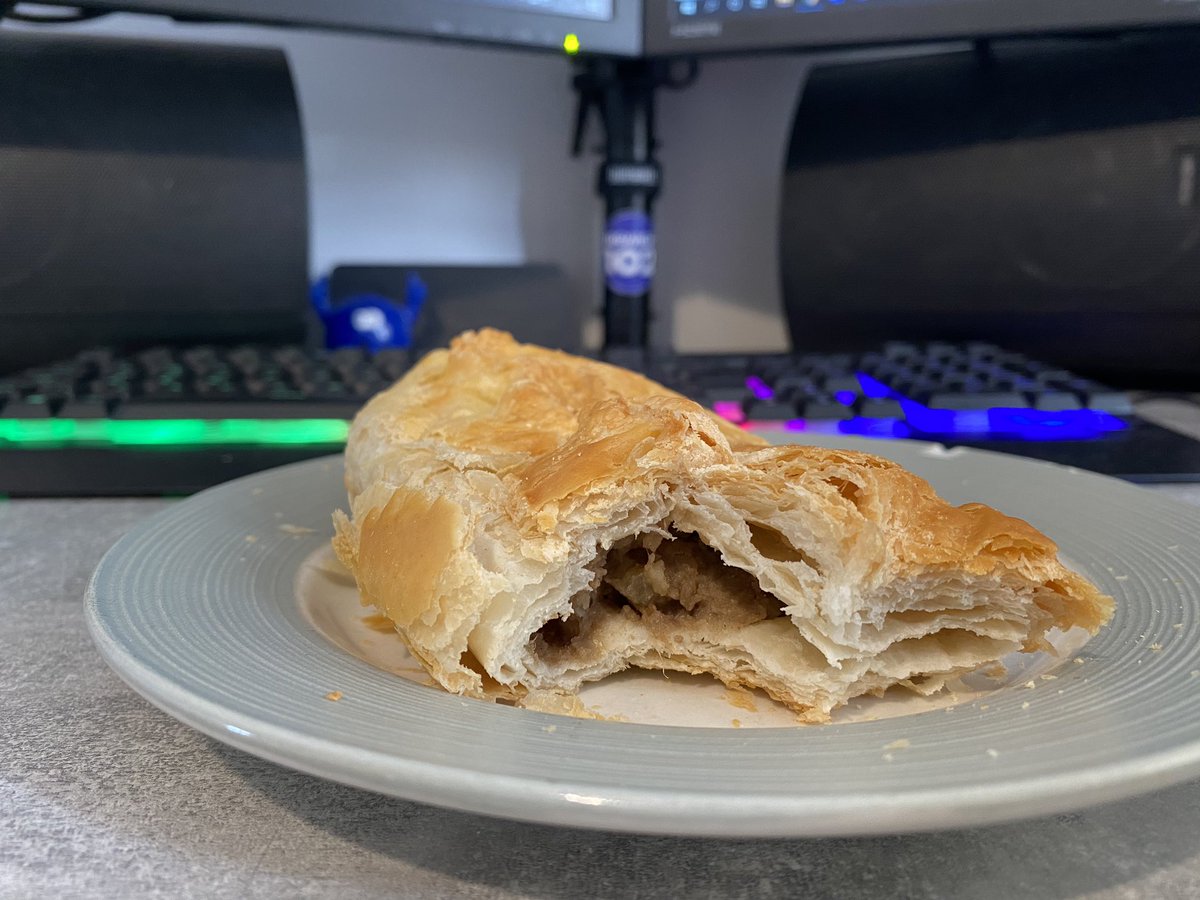 AidanStandish's tweet image. Feeding the brain before thinking of what to say on the radio tomorrow! I’m back from 10am on @ipswich102. Can somebody wake me up at 7:30 please? 🤣

#backtolife #backtoreality #firstshowback