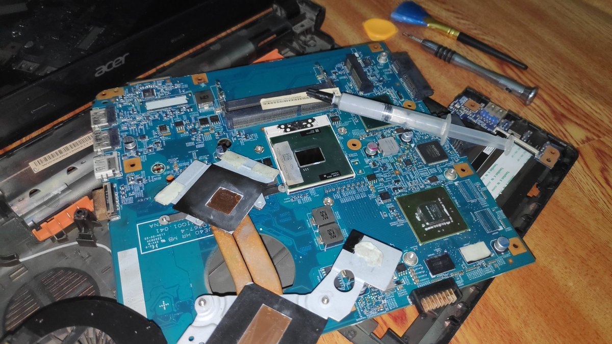 ChaorruptedX's tweet photo. Reanimation Jutsu! 🙏🏻🐦
[Acer Aspire 4752G]
#Motherboard #Intel #Corei5 #2430M #CPU #NVIDIA #GeForce #GT520M #GPU #HeatPipe #ThermalPaste #ThermalGrease #ThermalCompound #CoolerMaster #Acer #Aspire #Laptop #InformationTechnology #IT https://t.co/jP9lMXpCeF
