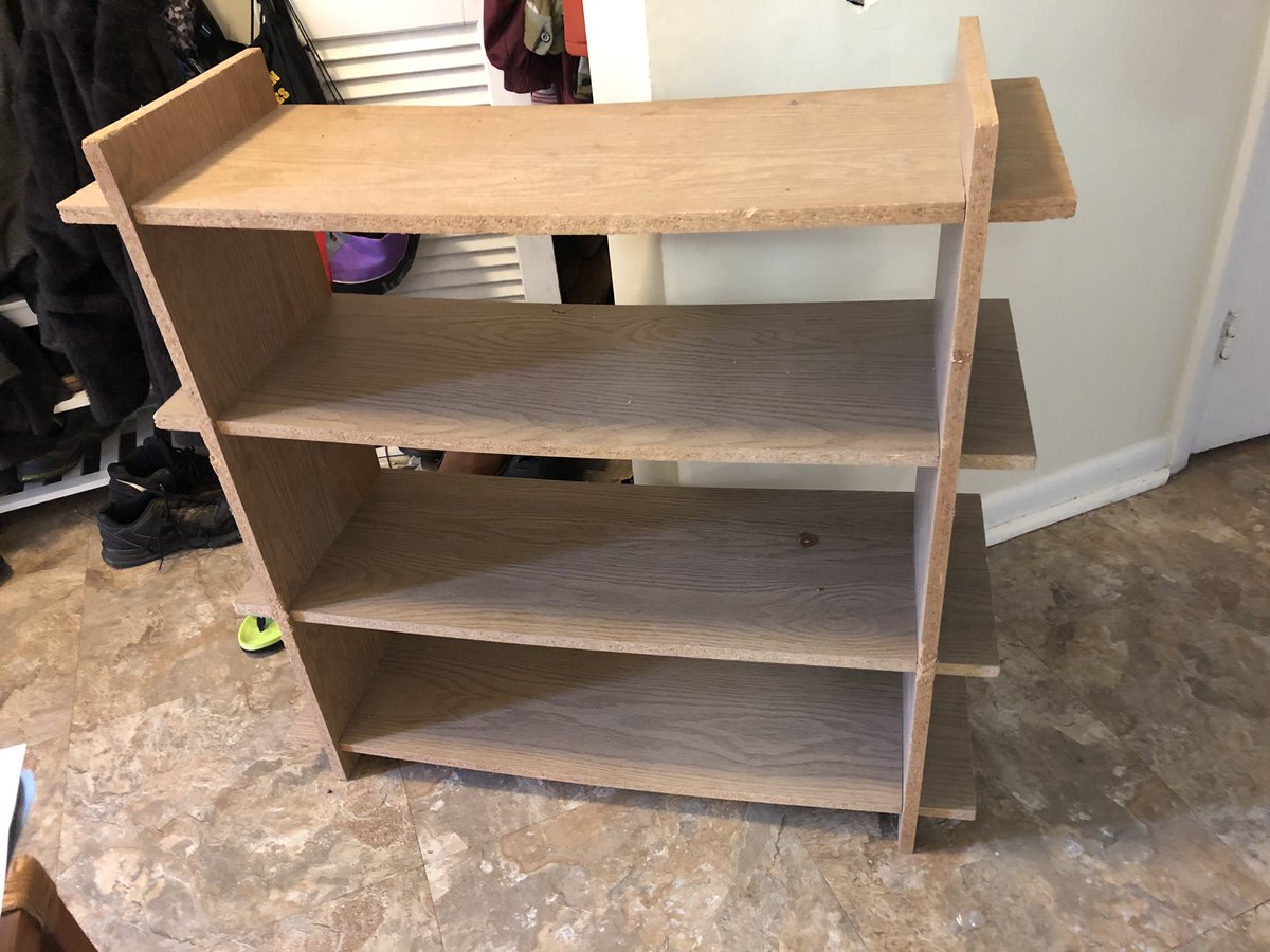 CharlotteRambl1's tweet photo. #MinsGame Day 1 - an old bookshelf left from hubs’ college days (yikes) and Day 2 - two pairs of jeans with holes in them I tried and failed to patch. #minimalish #minimalist @kgreen_write @TheMinimalists https://t.co/99Isgauv2g