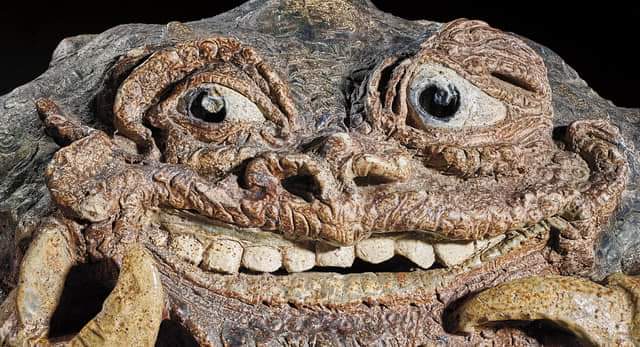 CuriosMuseum's tweet photo. Late Victorian art pottery known as Martinware, which depicts a horrifying crab with a grotesque human face. Made by Robert Wallace Martin in June 1880, from salt-glazed stoneware. https://t.co/AzjJMxXW4O