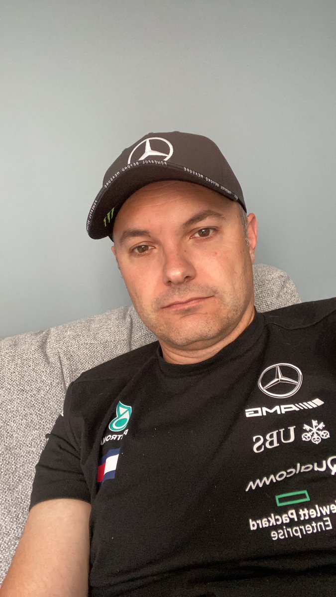 LeeDarke3's tweet photo. @MercedesAMGF1 Come on Lewis....@LewisHamilton https://t.co/OsaqnMAO6X