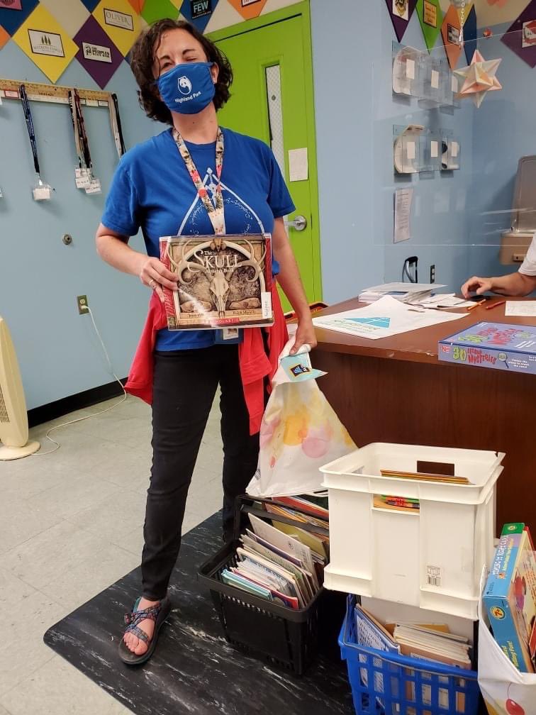 PTOHighlandPark's tweet photo. @HP_Pandas 

Great seeing Highland Park Elementary School Teacher Miss Houchins wearing our HP mask at The Teacher’s Warehouse getting supplies for her 3rd grade class.   #MaskUpPandas https://t.co/R2VUJYxdv3