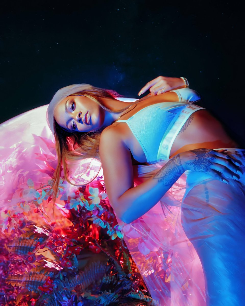 FentyStats's tweet image. Fenty Beauty 💄
Fenty Skin 🧼
Savage X Fenty 👙
FEИTY 👠