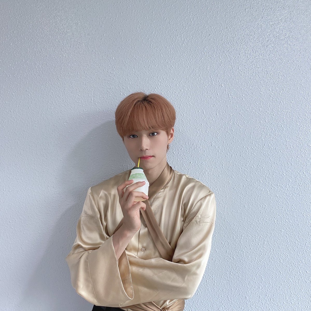 1the9__official's tweet photo. [#김준서]
원더랜드!! 벌써 마지막 무대랑 팬싸인회까지 마무리하고 왔어요.. 시간 너무 빠르죠😢
직접 무대를 못 보여드려서 저랑 멤버들도 너무 아쉬운 활동 이었어요.
공백기동안 원더랜드 오래 못 봐서 이번 활동 할 때 많이 만나고 싶었는데

#원더나인 #1THE9
#KIMJUNSEO
#TurnOver #BadGuy https://t.co/p8jB64P0WW