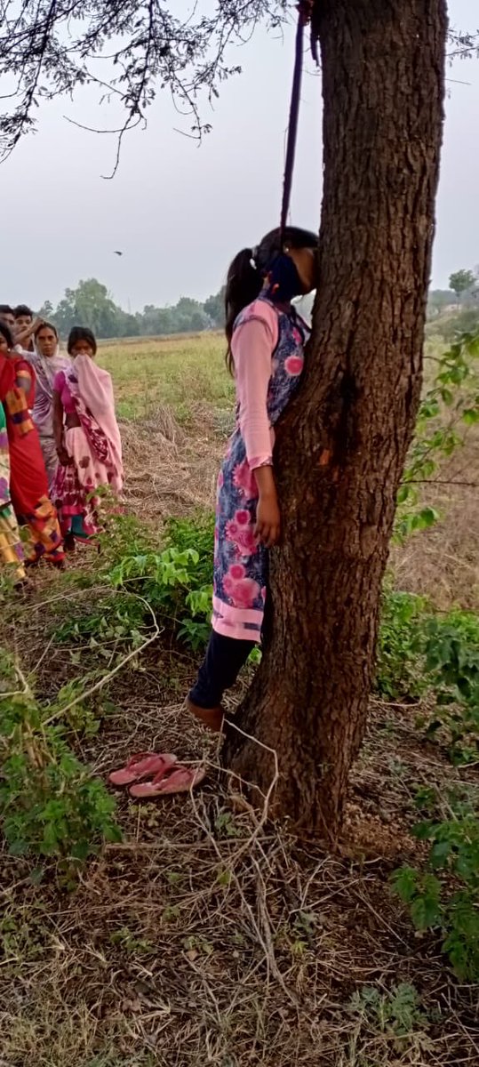 Yogita Bhayana योगिता भयाना (@yogitabhayana) on Twitter photo मेराल,पलामू की १४ वर्षीय छात्रा सोनम अपने घर आयी थी।29 अप्रैल को रेप कर हत्या कर दी गई।सोनम की जान तो नहीं बच पायी,3 महीने से ज़्यादा समय बीत चुका है अपराधी अभी भी फरार है।माननीय मुख्यमंत्री श्री <a href="/HemantSorenJMM/">Hemant Soren</a> जी सोनम को जल्द न्याय दे.
<a href="/JharkhandPolice/">Jharkhand Police</a> मेराल,पलामू की १४ वर्षीय छात्रा सोनम अपने घर आयी थी।29 अप्रैल को रेप कर हत्या कर दी गई।सोनम की जान तो नहीं बच पायी,3 महीने से ज़्यादा समय बीत चुका है अपराधी अभी भी फरार है।माननीय मुख्यमंत्री श्री <a href="/HemantSorenJMM/">Hemant Soren</a> जी सोनम को जल्द न्याय दे.
<a href="/JharkhandPolice/">Jharkhand Police</a>