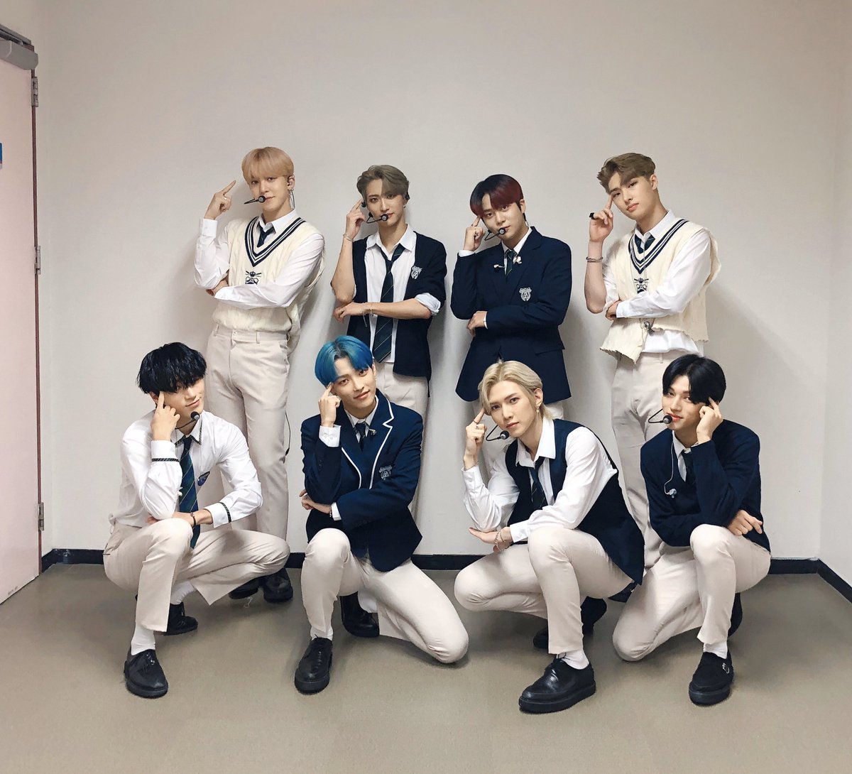 ATEEZofficial's tweet photo. [📷] TODAY ATEEZ
　
에이티니의 많은 사랑 덕분에 첫째 주 활동도 완료✌🏻
그리고 좋은 소식으로 기쁘게 START💕

(+ 오늘의 컨셉은 에이티니 생각으로 공부가 힘든 학생티즈🤔)

#TODAY_ATEEZ #ATEEZ #에이티즈 https://t.co/cbuCQyxMPk