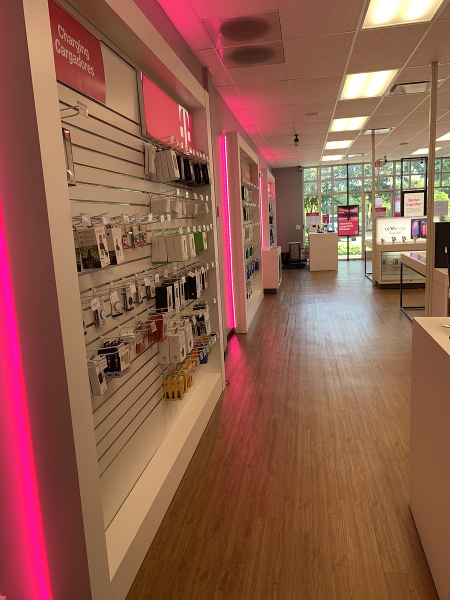 AustinCarter704's tweet photo. Magenta looks good on you!!! 1969 Canterbury Glen Ln is here and ready to serve you. #thenewtmobile #DayOne #CSWay @Erica__Gilliam @CSource_Tweets @jcbrandenburger @BamBamTheOpsMan @JonFreier https://t.co/odwkcsNjKk