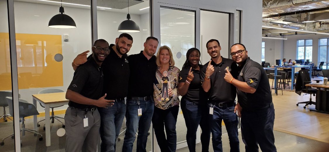 calebwesco's tweet photo. Thanks to @marceloclaure for the opportunity, @kkwestisbest @MaTrenta619 @JamesLeeWC mentorship #ProjectCash for fun memories π₯ @Carmro3 for guidance @paulmarcarelli for phone calls. @javierofficial & @katedunl @Chidalgosaez & @juawells & @kgbond0007 ππ½ @kstallard31 #Day1s https://t.co/4KqYQ7bR7h