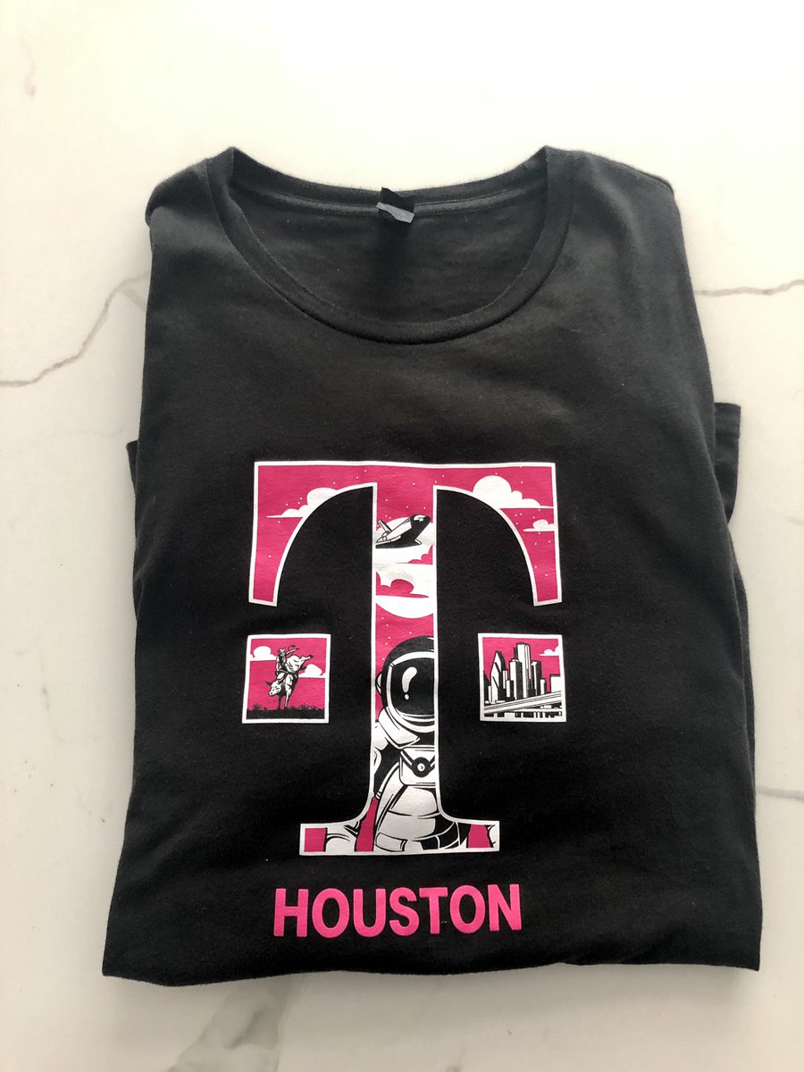 “Houston, we have a problem!” Game day shirt on 🏃🏽‍♂️ ready for #dayone and the New @TMobile #texasDNA #SouthNeverSettles