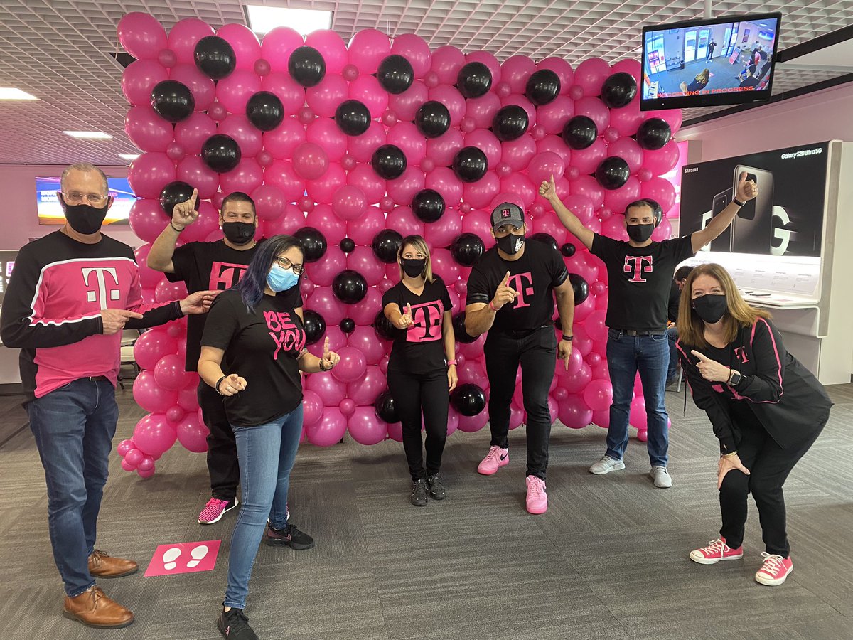 Day 1!!  We’ve been waiting for you!! 🤩#MagentaLife #SouthNeverSettles #FloridaHeat #MiamiSouthStrong
