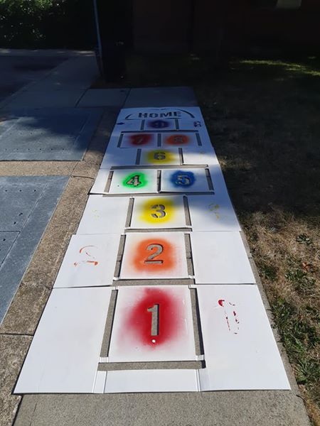 KiwanisHomes's tweet photo. Huge #ShoutoutSunday to our friends & partners at @SouthMtnPT for coordinating the neighbourhood clean-up at our complexes in #Ward7. Sidewalk stencil painting, bins at all complexes all weekend, beautification contest with prizes. @PaulsEsther #VPCH @ONPHA @CHRA_ACHRU #HamOnt https://t.co/2QgvwuzWmM