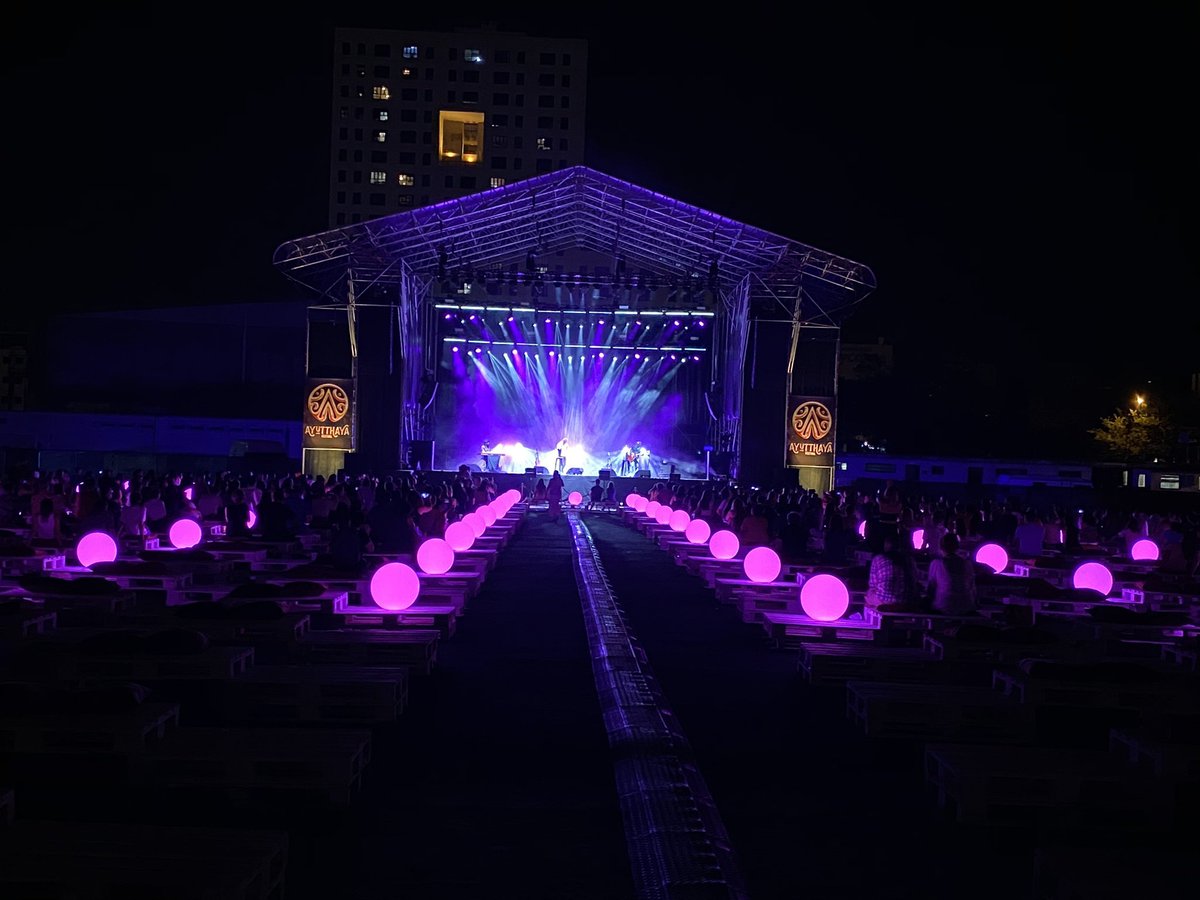 Hablemos de cómo la cultura está haciendo las cosas. 

Imágenes vía: 
<a href="/gonzalocortizo/">gonzalo cortizo</a> 
<a href="/czapatac/">Carmen Zapata</a> 
<a href="/Filmin/">Filmin</a> 
<a href="/loveoflesbian/">Love of Lesbian</a>