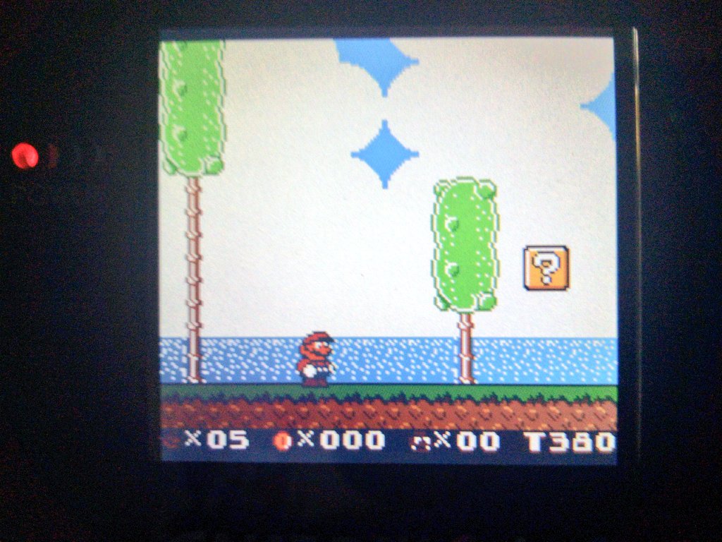 Super90sGames's tweet photo. Super Mario Land 2 en color? Es esto posible? ๐ฑ Probando la adquisiciรณn de esta semana! ๐๐๐๐๐น๏ธ๐ฅณ๐ฅณ๐ฅณ #Gameboycolorlight #SuperMarioLand2 https://t.co/clBUOy9Hc5