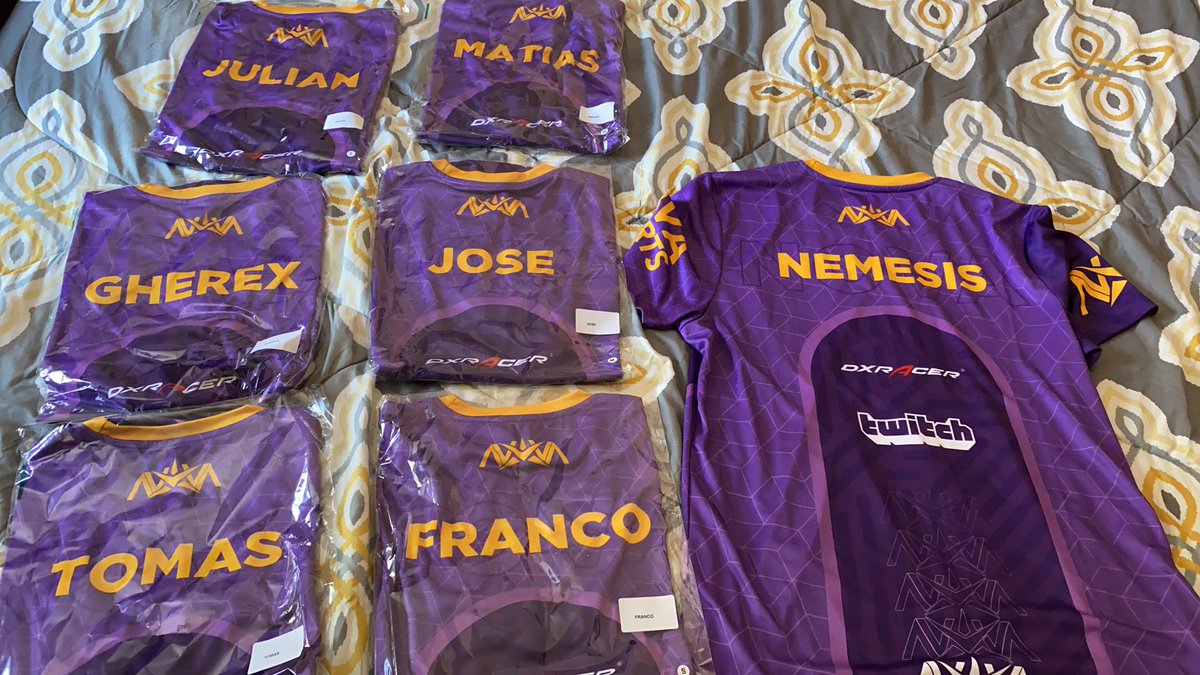 They just arrived! Thanks <a href="/NovaEsportsTeam/">Nova Esports</a> and @RealNovaOktay for everything!