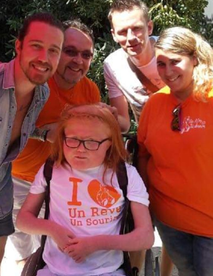 aidonsagathe's tweet photo. Il y a 5 ans. 💙 @UnReveUnSourire @jdoreofficiel  #love #premièrerencontre #dernierconcert https://t.co/ttmBzZu9L5