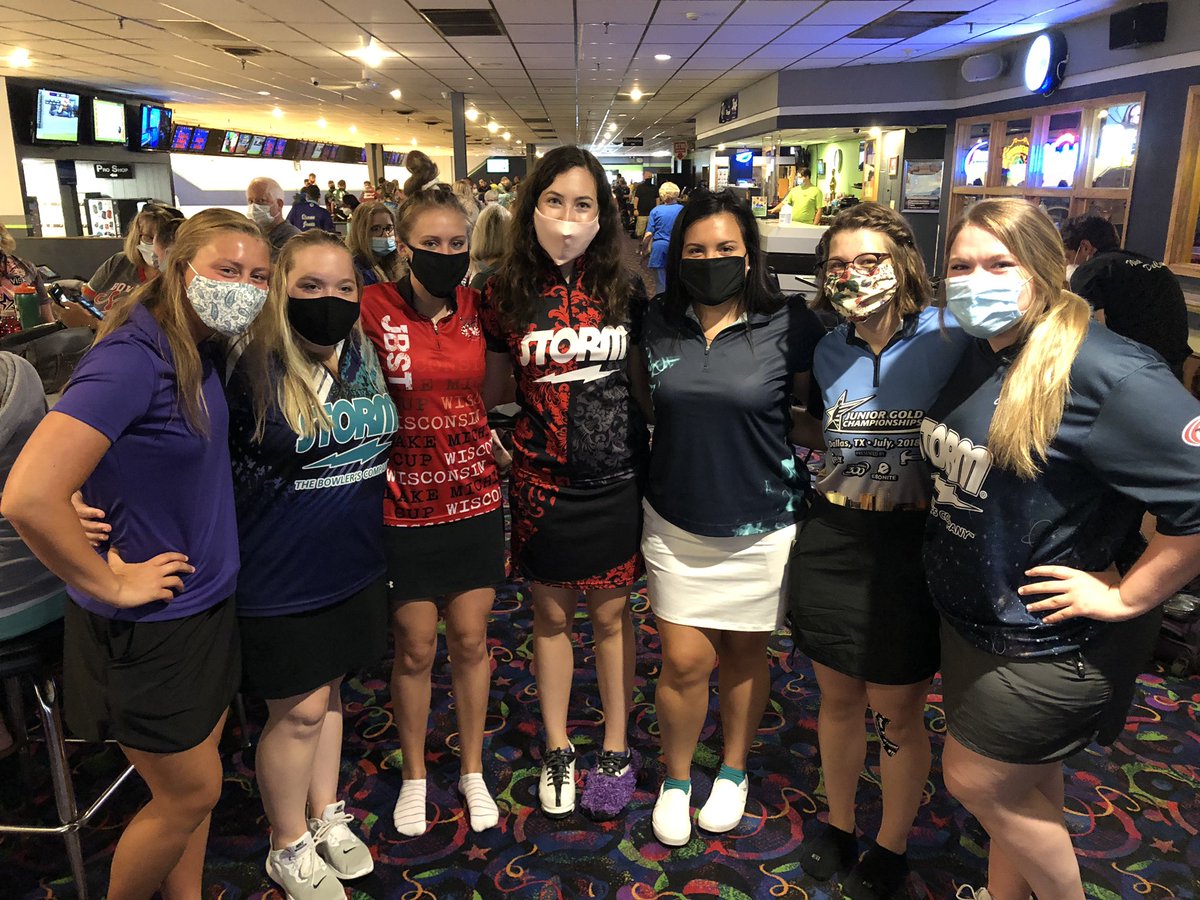 warhawkbowling's tweet photo. Way to mask up Warhawks! 😷
#RiseUp #OwnIt #PoweredByTradition https://t.co/0SDTIcaUCy