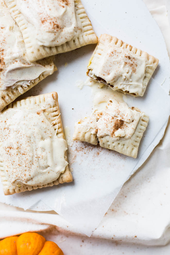 FallForDIY's tweet image. Pumpkin forever! Check out this easy hack for making your own pumpkin pie pop tarts with CHAI frosting, #yum! bit.ly/2Bi8fP9