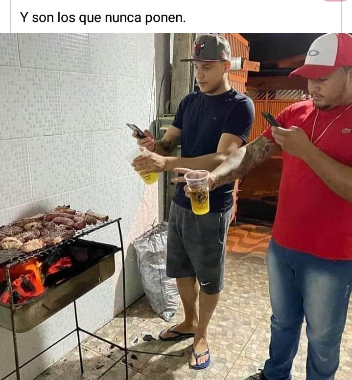 unkrlos's tweet image. ¿Por qué hay que ser tan mierdas? Mi pana, si yo compré esa vaina y te invité, tome las fotos que quiera y súbala donde le dé la gana porque eso es suyo también. #Carevergas