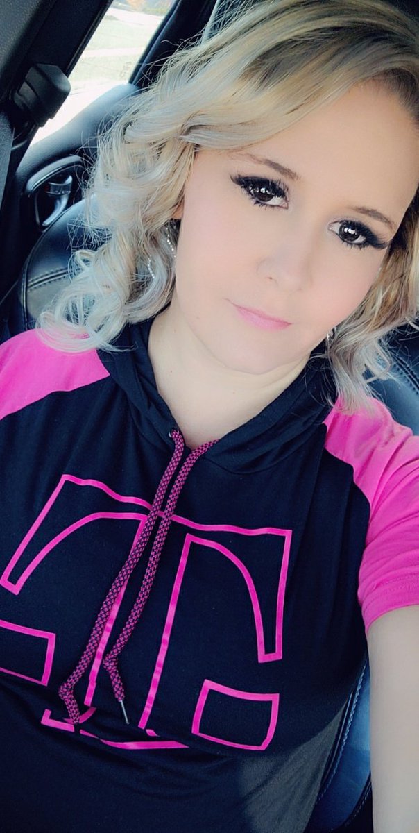 Day #1 is here! So excited to be team magenta and can't wait to be successful with T-mobile. #BetterTogether #thenewtmobile #legacysprint