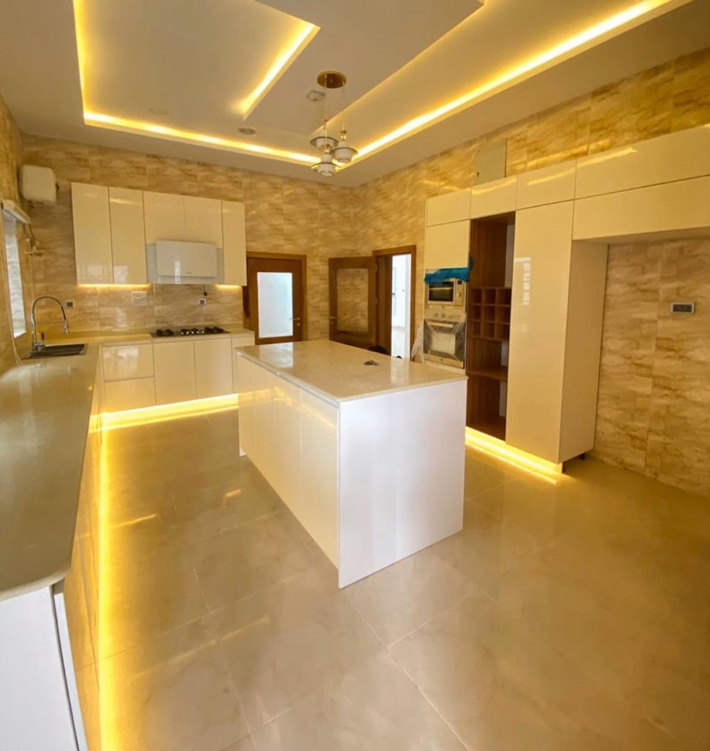 tavasrealty's tweet photo. For Sale 🤝
Massive Five 🛌 Bedroom Fully detached duplex with impressive lighting, it has a swimming pool 🏊‍♀️ and one room 🛌 bq 

📍Lekky County Homes 
💰130m

Pls RT ☎️ 08158488909

#AbujaTwitterCommunity #lagos 
#bbnaijialockdown #BBNaija https://t.co/i6xXgd47f2