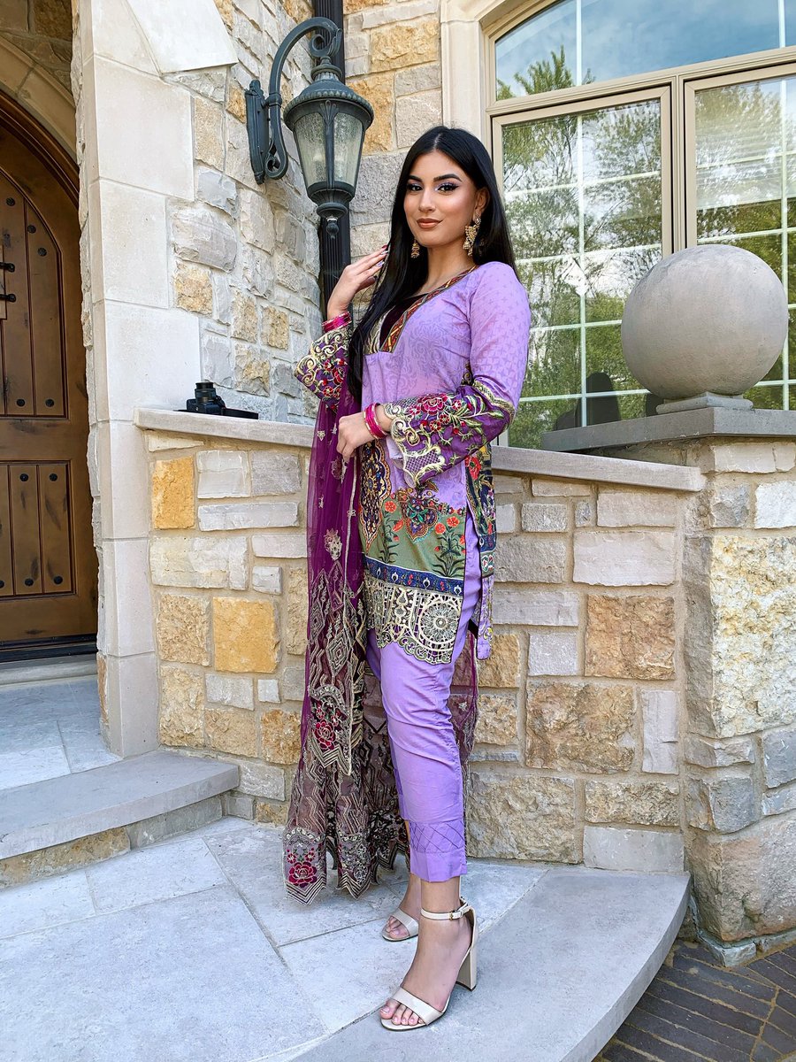 _sabrinakhan_ tweet picture