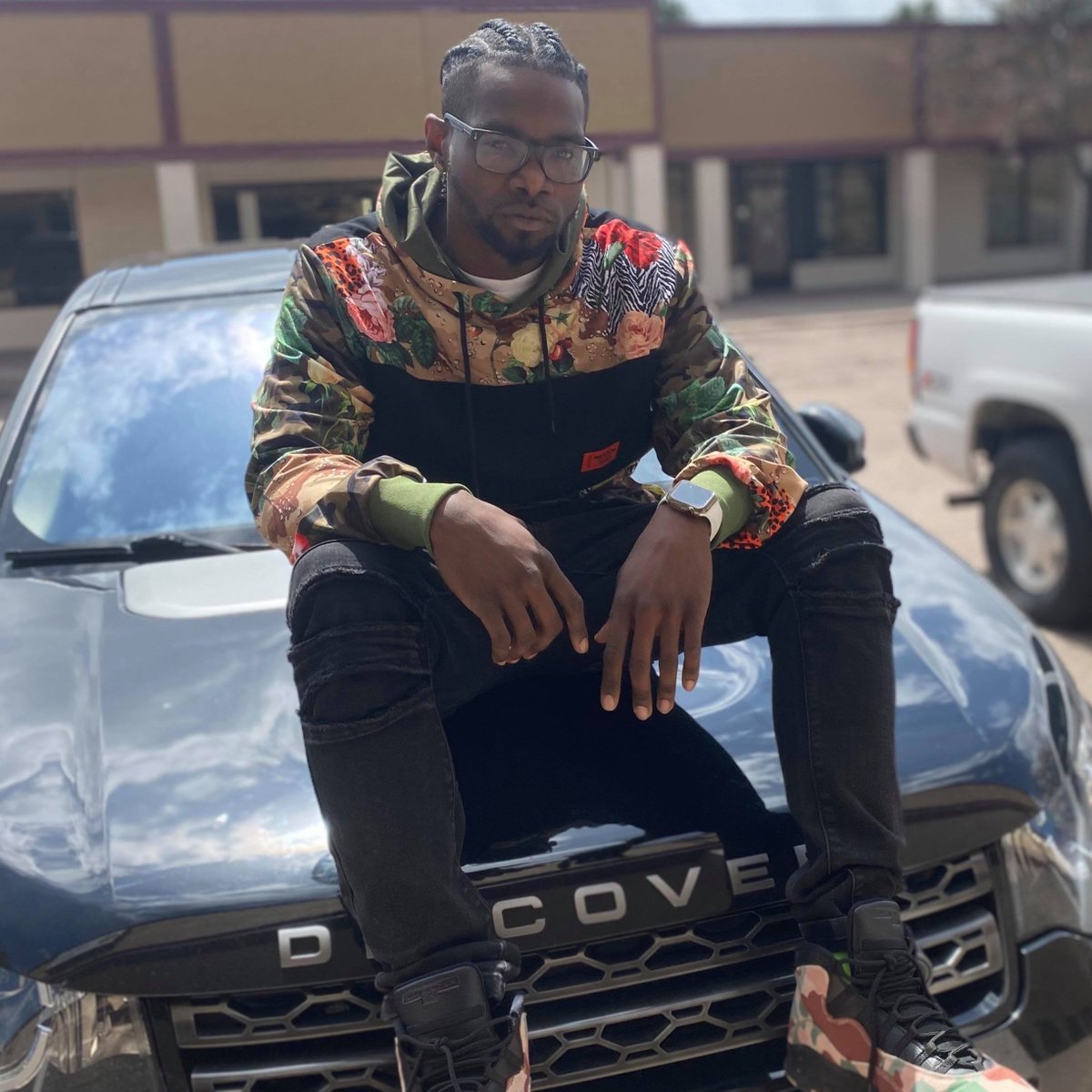 GMBUBuzzThat's tweet image. Recording Artist C.R.E. Talks His Love for Poetry, This 4 Me F#ck Y’all” &amp;amp; More [Interview] - Getmybuzzup: Tell us a little about yourself?
C.R.E.: I started doing music at 7. Feel in love with the melody of Rhythm and knew I was... wp.me/p1PuJR-554j Please ReTweet!