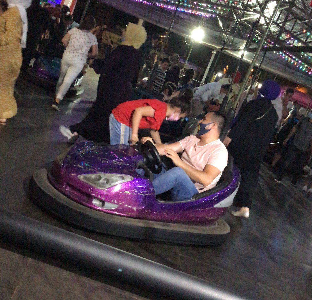 Aramızda Çarpışan arabaya binipte kimsye çarpmayan piskopat arkadaşkar varmı acaba smxkskddk