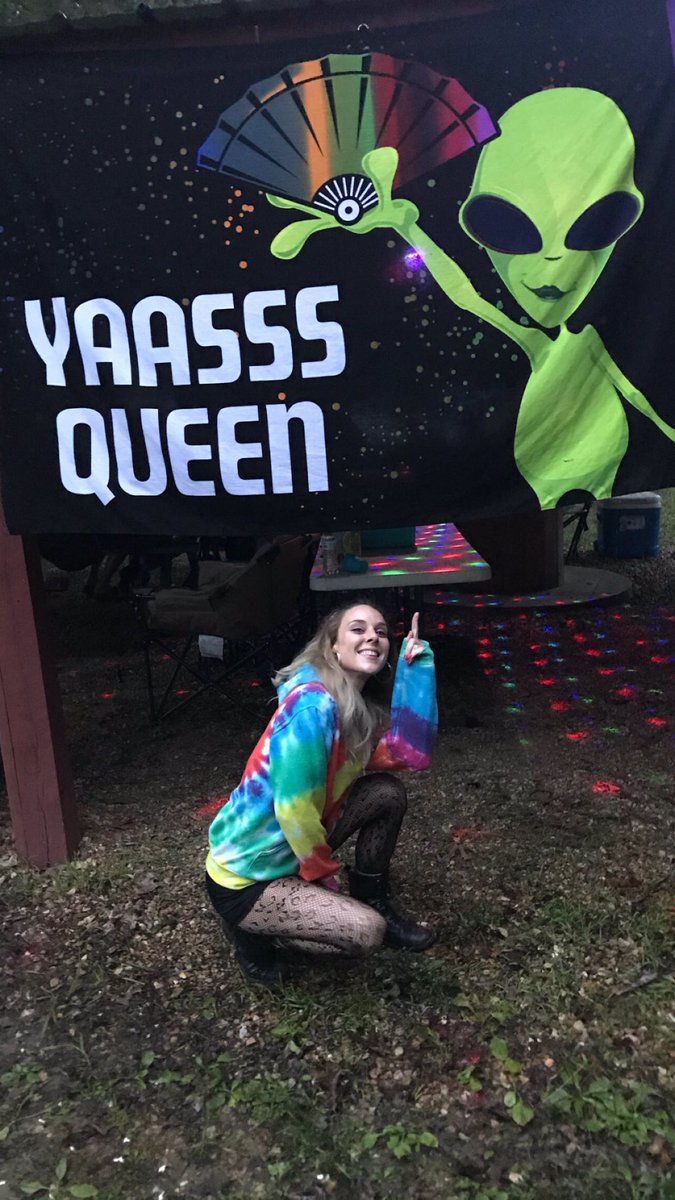 Flowerchild0308's tweet photo. Shwagstock was an epic festival. 10/10 recommend ✌🏽🤍 #shwagstock #hippieforlife #begroovyorgohome https://t.co/tqmWpO1O1O
