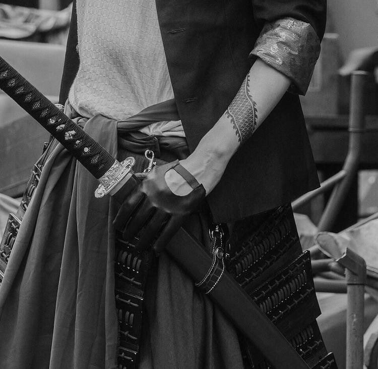⎯⎯❝ Es por esto que un samurái debe conocer sus debilidades y pasar la vida corrigiéndolas sin jamás tener el sentimiento de haber hecho ya lo suficiente.

#SeductiveSunday