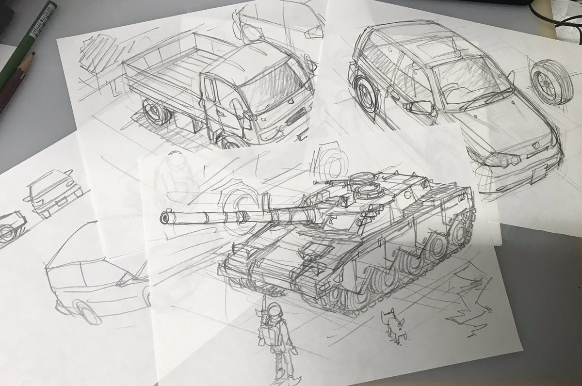 大学のオンライン授業。
車の描き方からの〜戦車の描き方。 