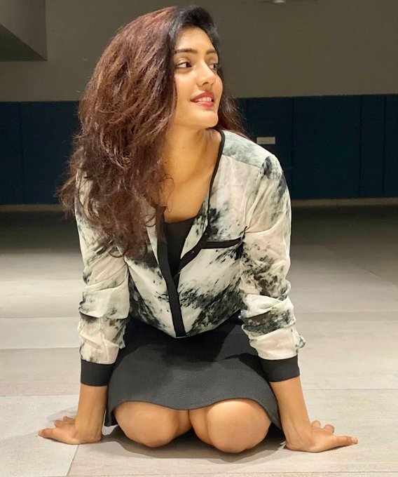 EebAj0ZU4AIvJSx?format=jpg&name=small