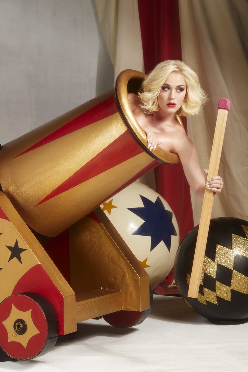 Katy_Perry_Ec's tweet photo. quien está listo para hoy? 🥰
#smilesundays

https://t.co/rZRUYOguno https://t.co/P3z7x9v9h1