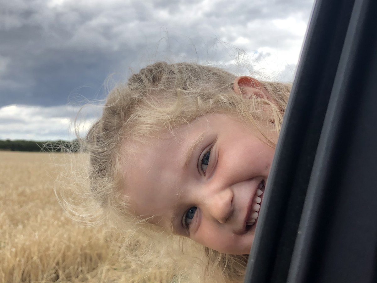 C8linClarke's tweet photo. Our first ever harvest is officially underway! 🌾 #firsttimefarmers #harvest2020 #harvest #barley #minifarmers #twins https://t.co/A4bZa6MMln