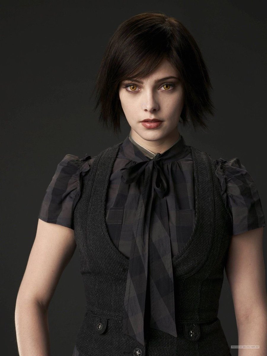 alice cullen – ada thornethe only sane member of the family, can sense when her relatives are going to do something stupid