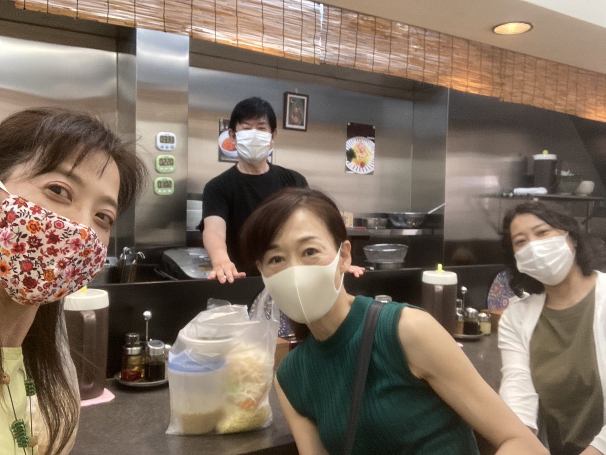 哲也 美熟女 味噌一上石神井店 に 降臨ですかぁ 愛のヒロイン３戦士 素晴らしいですね 海津さんのマスクの下の ニヤニヤ顔が想像出来ますね 素敵な画像ありがとうございます