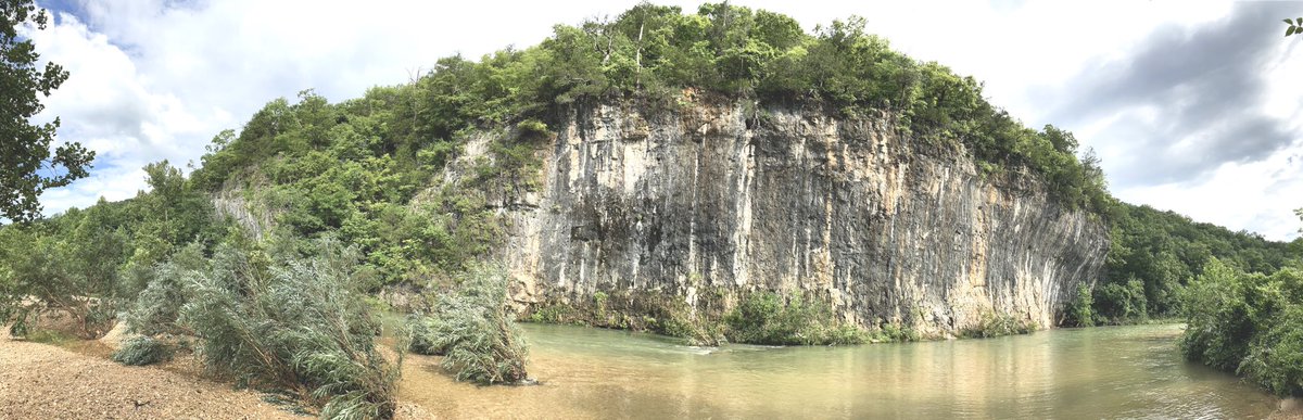 NoahSabich's tweet photo. Midwestern, spring-fed stream heaven #EchoBluff #Missouri #Springs #ozarknationalscenicriverways #ozarkmountains #Water #SDG6 https://t.co/XgG8JB9pZW