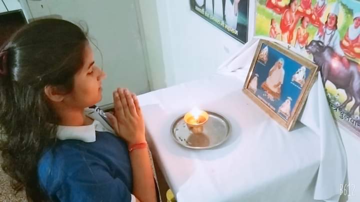 Preetmehta1313's tweet photo. #तुम्हें कहां #ढूंढ के #ल्याऊँ, अब #तड़फ-2 रह #जाऊँ।
#आप गए #अमर #अस्थान - हो #अस्थान,
दई #छोड़ तड़पती #दासी।। https://t.co/j4pUGxytPE