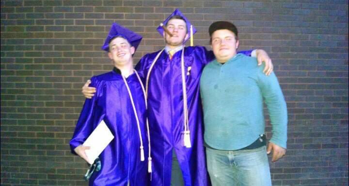 D_Daddy_D's tweet photo. I wish I had a better photo of us but I wish you were still here buddy. I’ll always remember those late night bonfires and chilling in your shed in the winter
I can’t believe this is true, RIP Gage https://t.co/XhFT78CO9V
