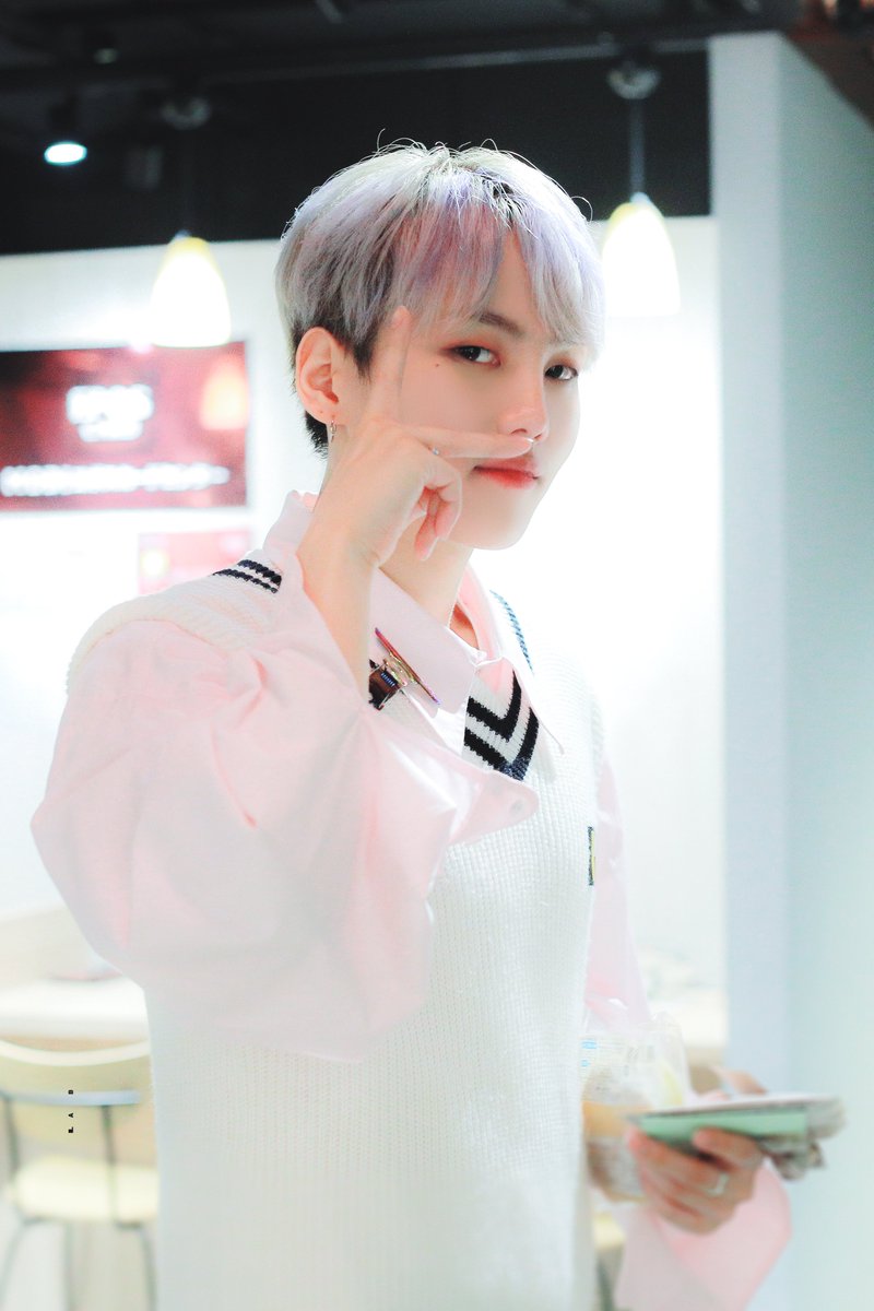 KHSLAB's tweet photo. ✟

#김현수 #김현스윗 #디원스 #D1CE https://t.co/zESyktID0m