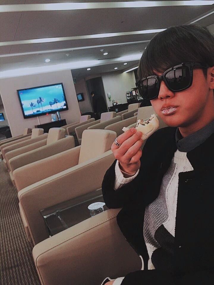 Jin x food= dinamic duo