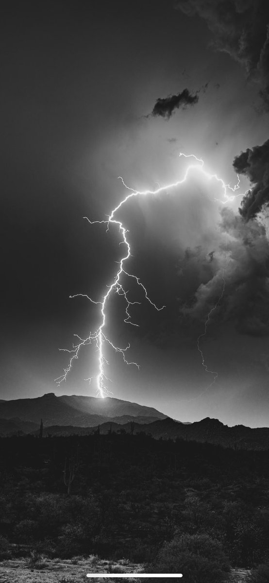 one7studios's tweet image. Caught my first bolt last night this year just north of Four Peaks in the Tonto National Forest area. #azwx #Arizona