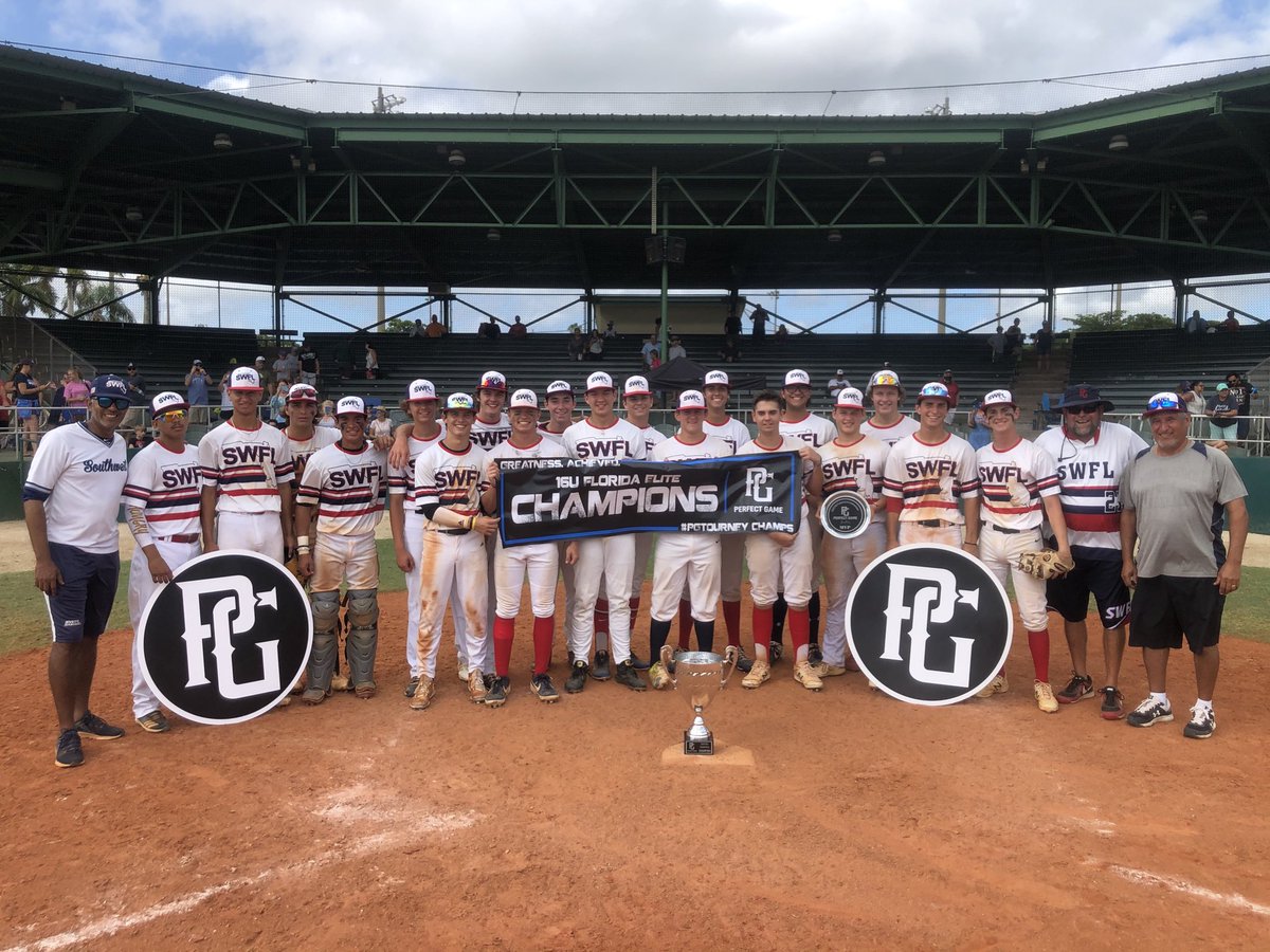 So proud of this group of young men! Great way to end the summer! A lot of valuable lessons learned along the way. Every one of these guys is a college baseball player!
#BALLERS