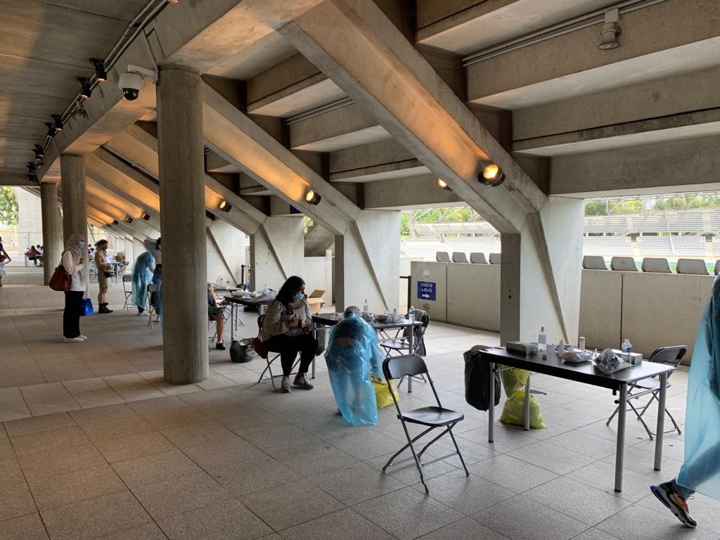 jerome_coumet's tweet photo. #COVID__19
Opération gratuite aujourd'hui 

Plus de 500 personnes testées 
Des résultats entre 24 et 48h 

Merci pour votre patience et les gentils mots que vous avez adressés aux bénévoles 😀 https://t.co/D3sFiiwDGz